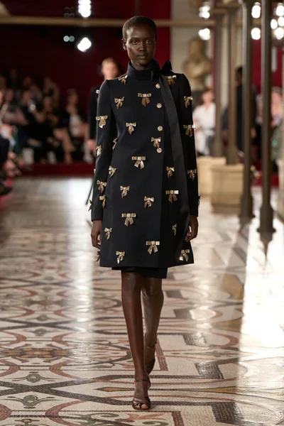 Look 27